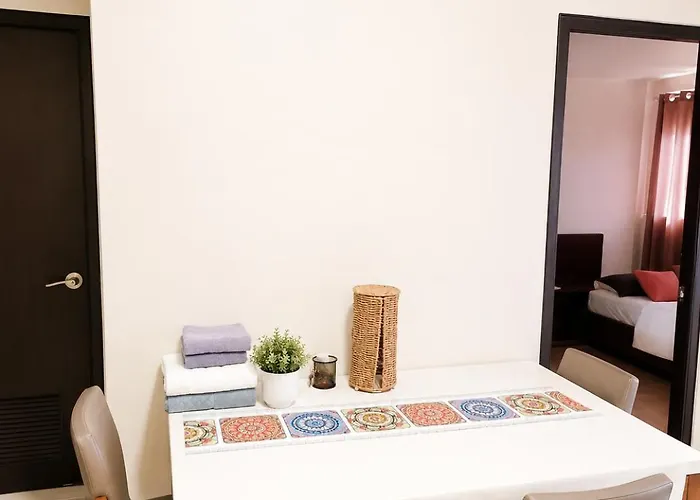 Newtown 8 Boulevard, Full Sea View, 1 Bedroom & Kitchen, Full Options, Mactan Newtown Apartment Punta Engano (Mactan)